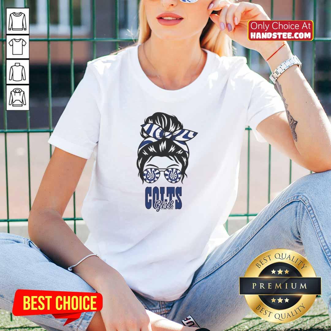 nice-indianapolis-colts-girl-messy-bun-glasses-ladies-tee Nice Indianapolis Colts girl in a messy bun and glasses wearing a stylish ladies tee, showcasing team spirit and fashion.