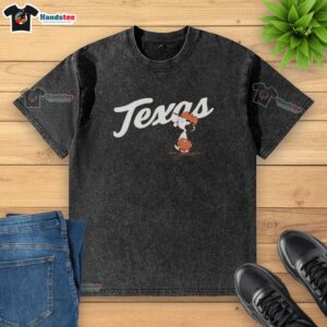 Texas Lucy in Outfield washed t-shirt featuring Nice Peanuts design, perfect for casual wear and baseball fans.