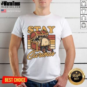 Alt Text: Pretty Frieren Elf Anime Treasure Stay Curious T-Shirt featuring vibrant artwork and a captivating design.