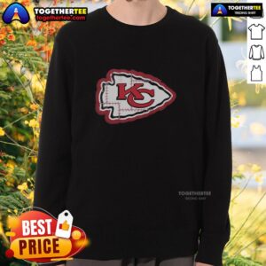 Alt Text: Stylish Kansas City Chiefs rivet logo sweatshirt featuring bold team colors and a comfortable fit for fans.