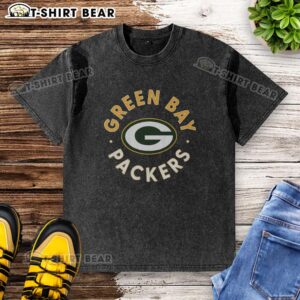 Top Green Bay Packers Circle Washed T-Shirt in green with vintage logo, perfect for fans and casual wear.