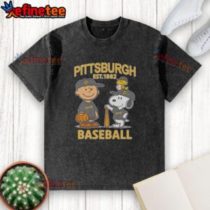 Alt Text: Awesome Charlie Brown, Snoopy, and Woodstock in Pittsburgh Pirates baseball jersey Est. 1882 on a washed t-shirt.