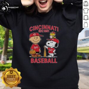 Good Charlie Brown, Snoopy, and Woodstock wearing Cincinnati Reds baseball jersey sweatshirt, est. 1881.