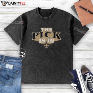 Awesome New Orleans Saints pick is in washed t-shirt showcasing team pride and style, perfect for fans on game day.