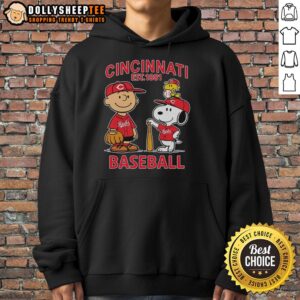 Alt Text: Cute Charlie Brown, Snoopy, and Woodstock wearing Cincinnati Reds baseball jersey hoodie, established 1881.