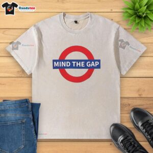 Original Bob Dylan Mind The Gap washed t-shirt featuring vintage design, perfect for music lovers and casual wear.