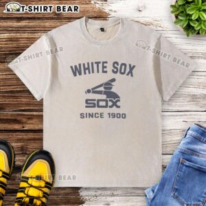 Alt Text: Official Chicago White Sox Cooperstown Duster Washed T-Shirt featuring vintage design and team logo for fans.