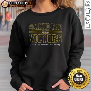 Nice Michigan Wolverines MBB 2026 National Champions sweatshirt featuring 'Hail To The Victors' design.