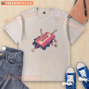 Good Dead By Rewind washed t-shirt featuring a vintage design in soft fabric, perfect for gaming enthusiasts.