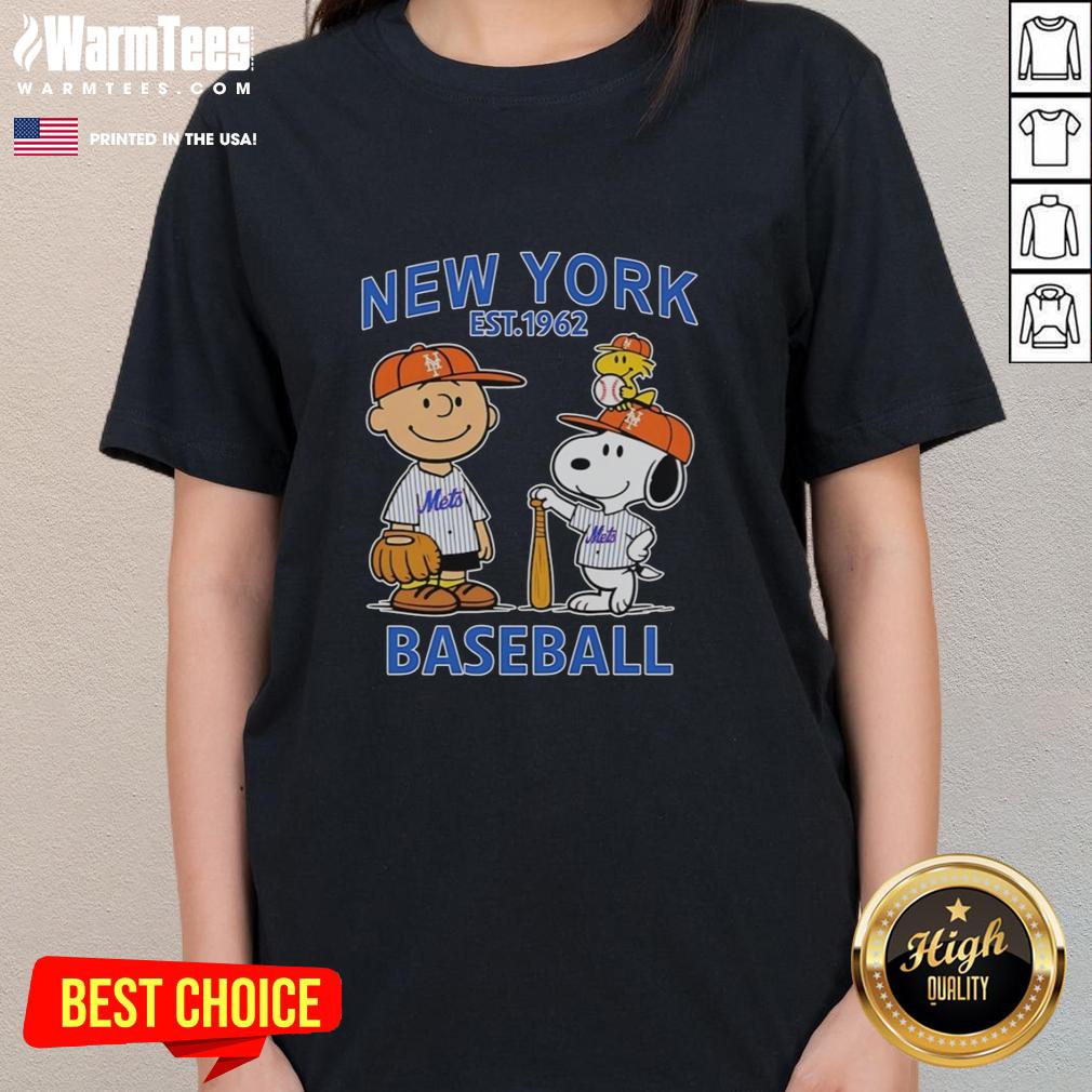 cute-charlie-brown-snoopy-and-woodstock-with-new-york-mets-baseball-jersey-est-1962-ladies-tee Cute Charlie Brown, Snoopy, and Woodstock wearing New York Mets baseball jersey Est. 1962 on ladies tee.