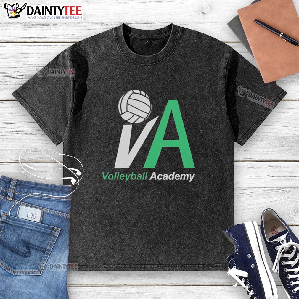 good-american-sweatshop-daisy-moriarty-volleyball-academy-washed-t-shirt Good American Sweatshop Daisy Moriarty Volleyball Academy washed t-shirt in soft fabric, perfect for training and casual wear.