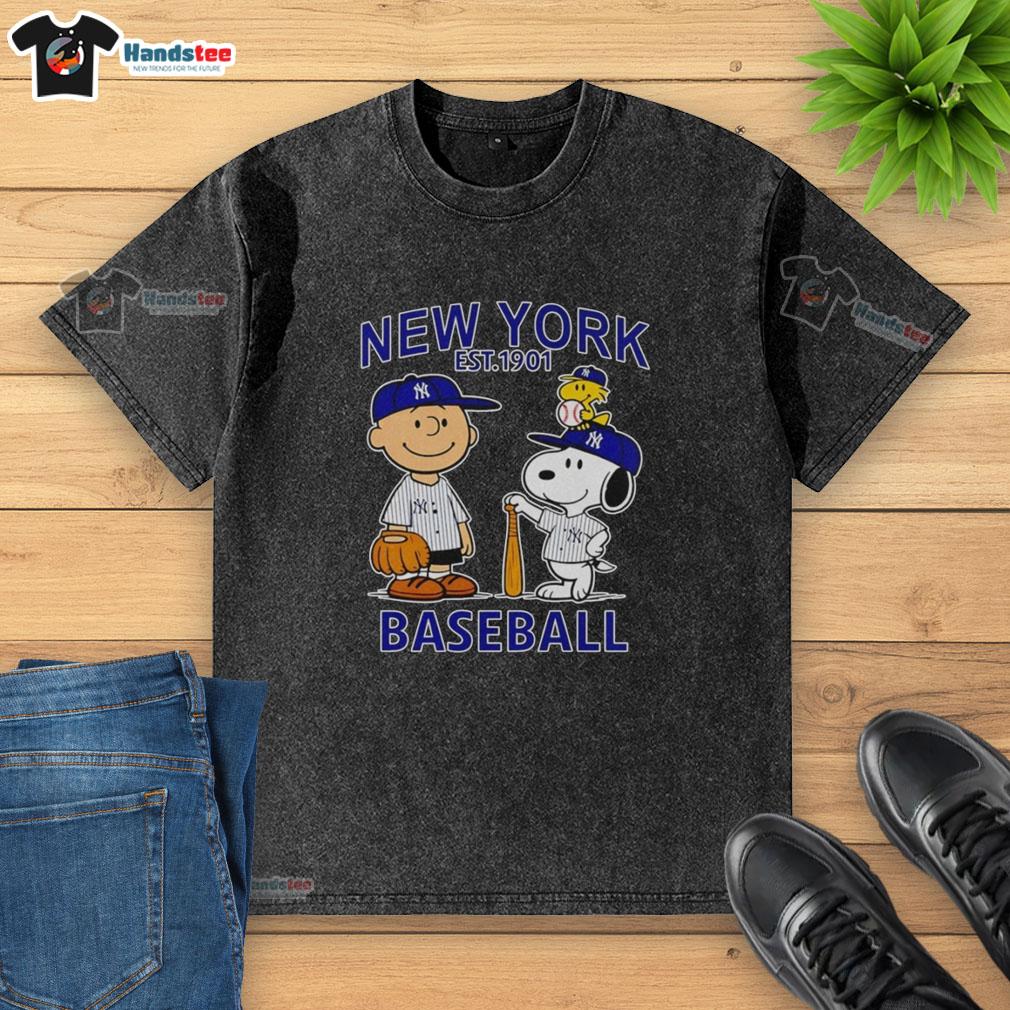 good-charlie-brown-snoopy-and-woodstock-with-new-york-yankees-baseball-jersey-est-1901-washed-t-shirt Good Charlie Brown, Snoopy, and Woodstock wearing New York Yankees baseball jersey on a washed T-shirt.