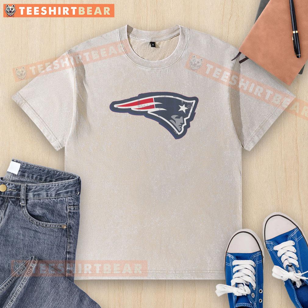 good-new-england-patriots-rivet-logo-washed-t-shirt Alt Text: Good New England Patriots Rivet Logo Washed T-Shirt featuring a vintage design and team colors.