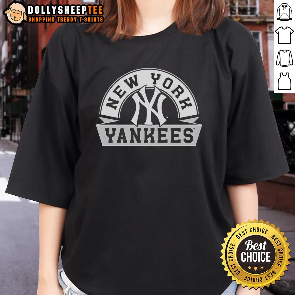 Good New York Yankees Phase Banner Arch Ladies Tee Good New York Yankees Phase Banner Arch Ladies Tee showcasing team logo and stylish design for fans.