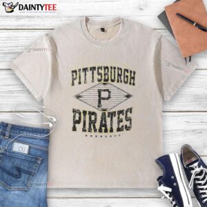 Hot Pittsburgh Pirates Major League Baseball Cooperstown Diamond washed t-shirt displayed on a wooden background.