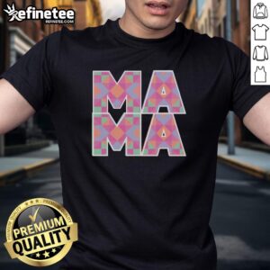 Pretty Mama Quilt Pattern T-Shirt featuring a vibrant quilt design, perfect for quilting enthusiasts and stylish moms.