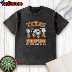 Original Peanuts characters on Texas Longhorns NBA Forever t-shirt, showcasing team spirit and vintage style.