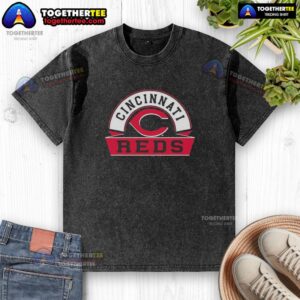 Top Cincinnati Reds Phase Banner Arch Washed T-Shirt featuring a stylish design in team colors for fans.