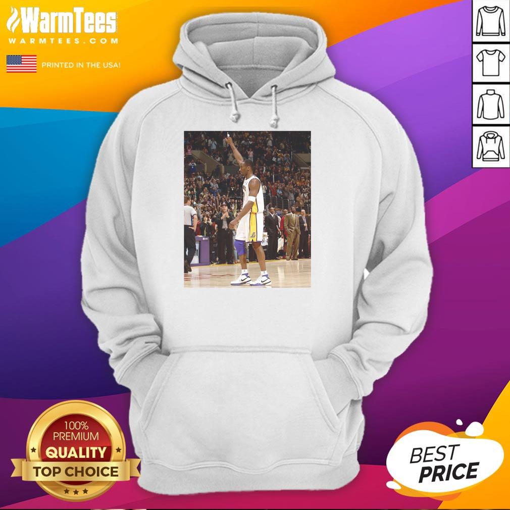 nice-pau-gasol-wearing-kobe-bryant-hoodie Pau Gasol wearing a Kobe Bryant hoodie, showcasing their friendship and legacy in basketball.