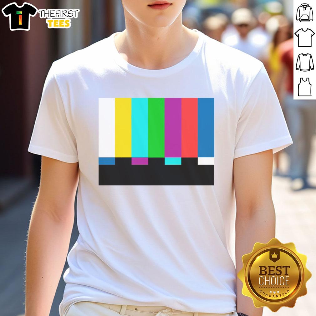 premium-no-signal-t-shirt-1 Premium No Signal T-Shirt featuring a stylish design with a retro aesthetic, perfect for casual wear and tech enthusiasts.