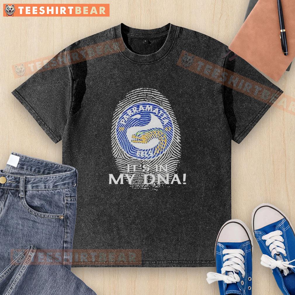 premium-parramatta-eels-rugby-its-in-my-dna-fingerprint-washed-t-shirt Premium Parramatta Eels Rugby 'It's In My DNA' Fingerprint Washed T-Shirt, featuring vibrant team colors and unique design.