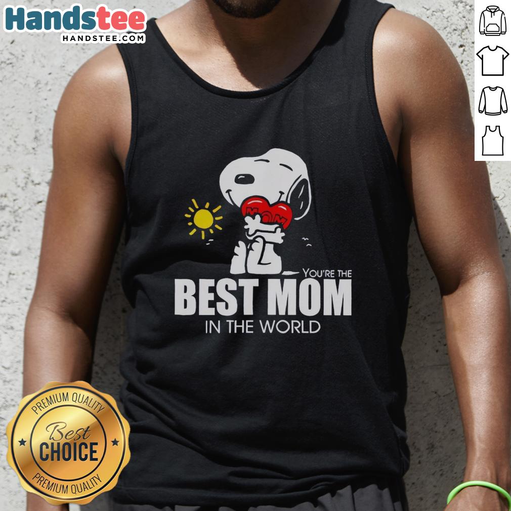 premium-snoopy-hugging-heart-best-mom-in-the-world-tank-top Premium Snoopy hugging a heart on a tank top, celebrating 'Best Mom in the World' with a cute design.