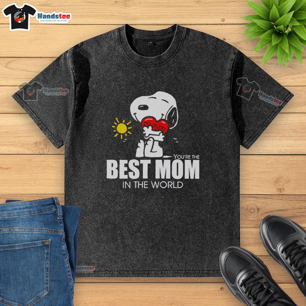 premium-snoopy-hugging-heart-best-mom-in-the-world-washed-t-shirt Premium Snoopy hugging a heart on a washed t-shirt, celebrating the best mom in the world with a cute design.