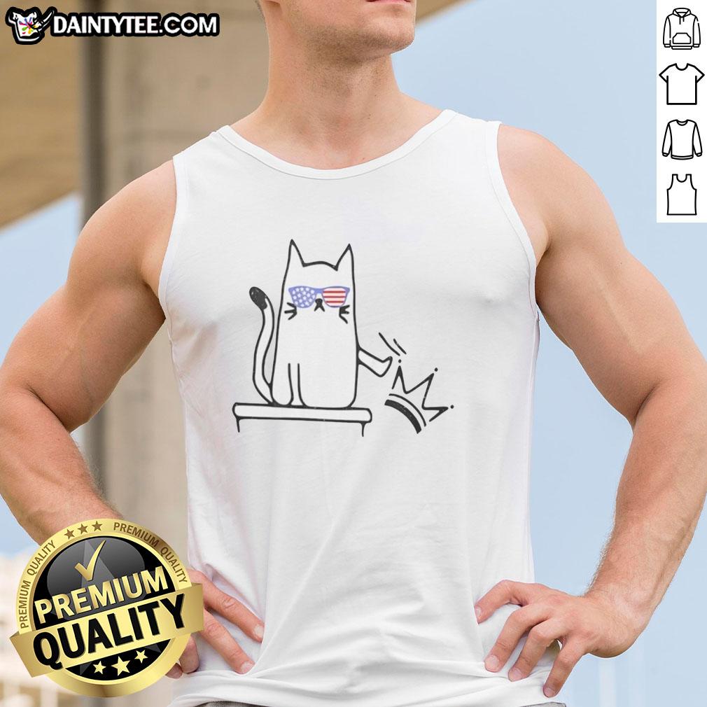 pretty-cat-no-kings-in-america-political-cat-tank-top Pretty cat wearing a 'No Kings in America' political tank top, showcasing a fun and stylish pet fashion statement.