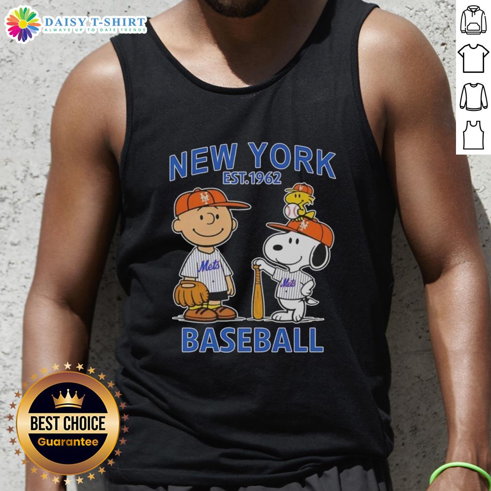 Pretty Charlie Brown And Snoopy X New York Mets Basketball Est 1962 Tank Top Pretty Charlie Brown and Snoopy X New York Mets Basketball Est 1962 tank top featuring vibrant graphics and team colors.