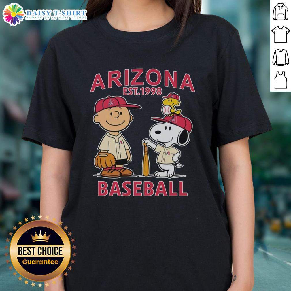 Pretty Charlie Brown Snoopy And Woodstock With Arizona Diamondbacks Baseball Jersey Est 1998 Ladies-Tee Pretty Charlie Brown, Snoopy, and Woodstock in Arizona Diamondbacks jersey tee for ladies, established 1998.