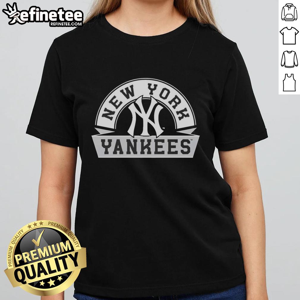 pretty-new-york-yankees-phase-banner-arch-ladies-tee Pretty New York Yankees Phase Banner Arch Ladies Tee featuring stylish design and team colors for loyal fans.