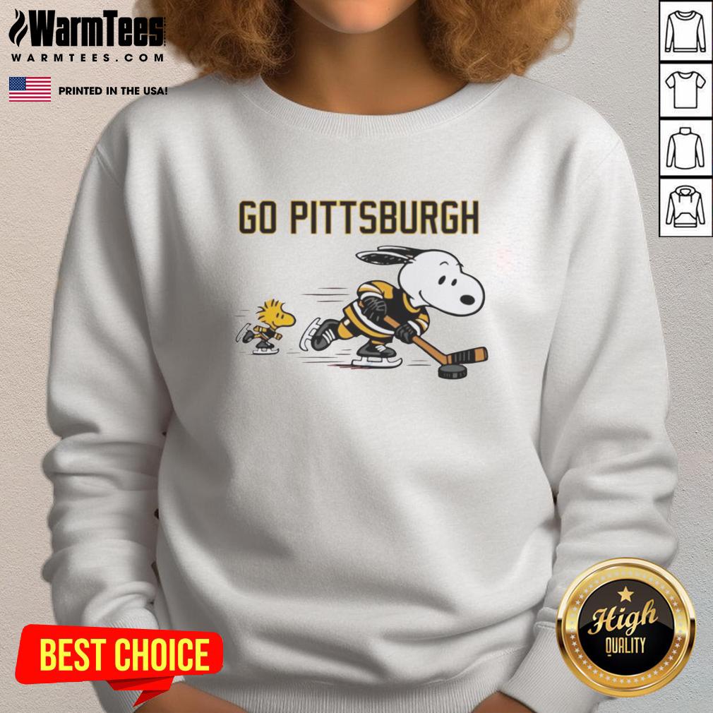 pretty-snoopy-and-woodstock-cheer-for-pittsburgh-penguins-go-pittsburgh-sweatshirt Pretty Snoopy and Woodstock cheer for the Pittsburgh Penguins in a cozy sweatshirt. Go Pittsburgh!
