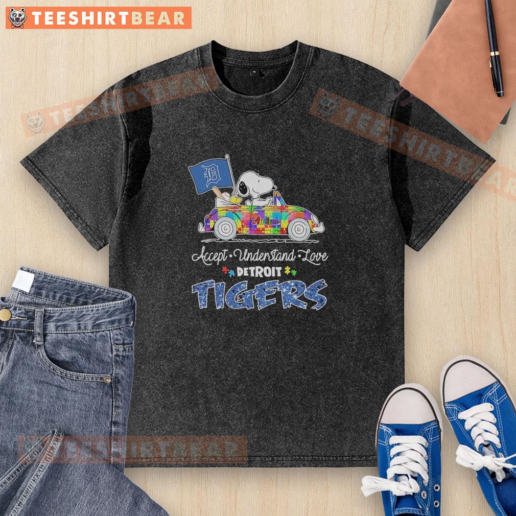 pretty-snoopy-and-woodstock-driving-car-autism-accept-understand-love-detroit-tigers-washed-t-shirt Snoopy and Woodstock driving a car on a Detroit Tigers t-shirt promoting autism acceptance and love.