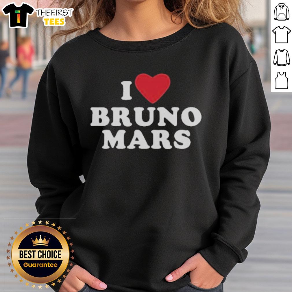 top-bruno-mars-i-heart-bruno-mars-sweatshirt Cozy I Heart Bruno Mars sweatshirt featuring bold graphics, perfect for fans of Bruno Mars and stylish, casual wear.