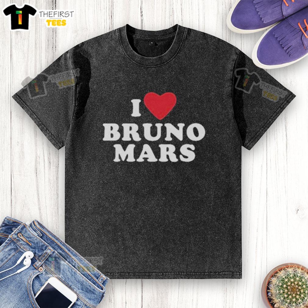 top-bruno-mars-i-heart-bruno-mars-washed-t-shirt Top Bruno Mars I Heart Bruno Mars washed t-shirt featuring a vibrant graphic design and soft fabric for casual comfort.
