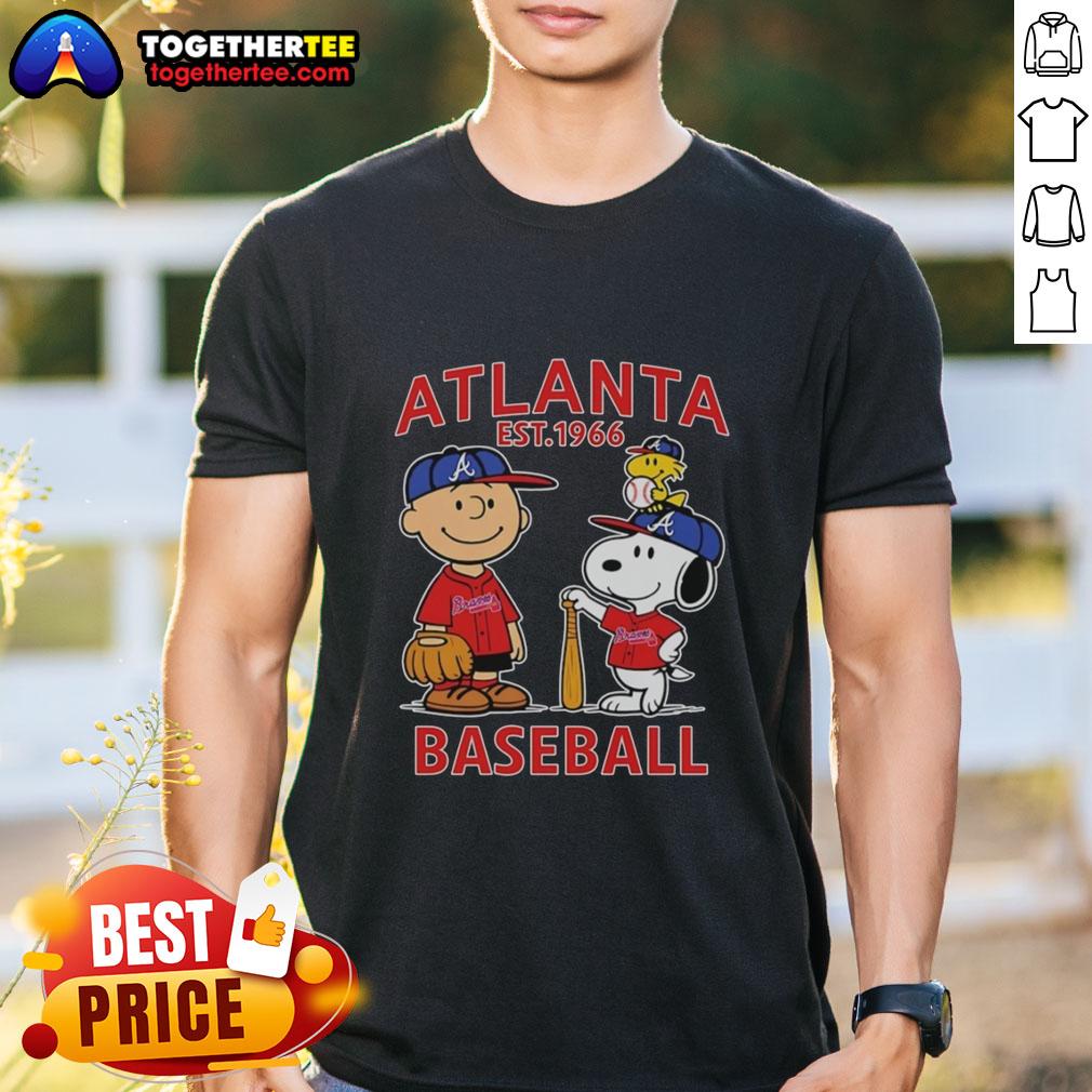Top Charlie Brown Snoopy And Woodstock With Atlanta Braves Baseball Jersey Est 1961 T-Shirt Alt Text: Charlie Brown, Snoopy, and Woodstock wearing Atlanta Braves baseball jersey T-shirt, celebrating Est 1961.