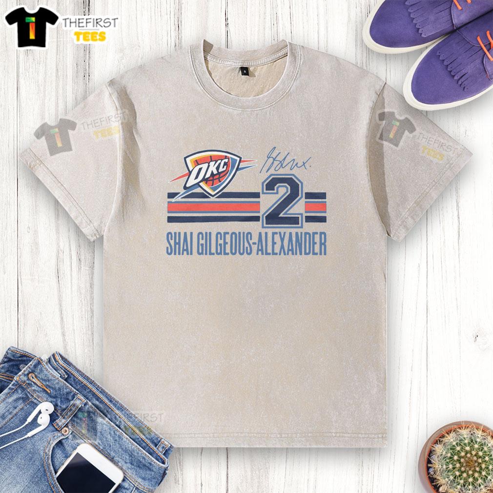top-thunder-shai-gilgeous-alexander-signature-jersey-washed-t-shirt Alt Text: Top Thunder Shai Gilgeous-Alexander signature jersey washed t-shirt featuring vibrant team colors and logo.