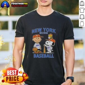 Charlie Brown, Snoopy, and Woodstock in New York Mets baseball jersey Est 1962 T-shirt, perfect for fans and collectors.