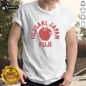 Premium Fuji Apple Fujisaki Japan T-Shirt featuring a vibrant design of Fuji apples and Japanese elements.