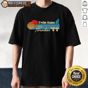 Top Twin Suns Paradise 1977 Vintage T-Shirt featuring retro design and vibrant colors, perfect for vintage fashion lovers.