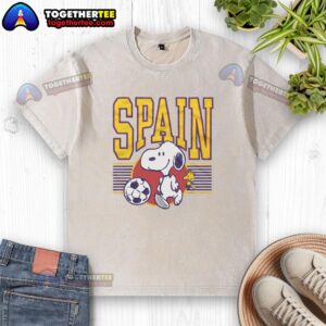 Top Peanuts Snoopy X Spain soccer washed t-shirt featuring playful Snoopy design and vibrant colors.