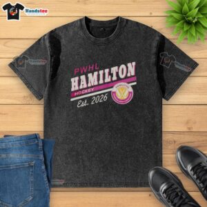 Official Duke PWHL Hamilton Pour adultes Sportiqe washed t-shirt in navy, perfect for sports fans and casual wear.