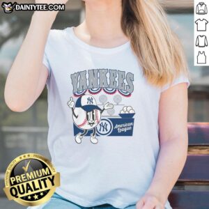 Alt Text: Awesome Mitchell & Ness cream New York Yankees Step Back Up ladies tee featuring classic logo and stylish design.