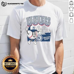 Alt Text: Top Mitchell & Ness Cream New York Yankees Step Back Up T-Shirt showcasing vintage design and team logo.
