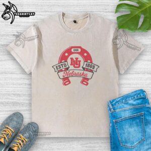 Hot Nebraska Lucky Horseshoe ash washed t-shirt featuring a vintage design and comfortable fit for casual wear.
