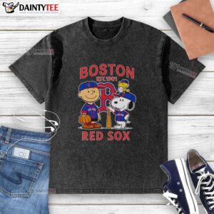 Premium Boston Red Sox MLB x Charlie Brown VA Snoopy Peanuts Est 1901 washed t-shirt in vintage style.