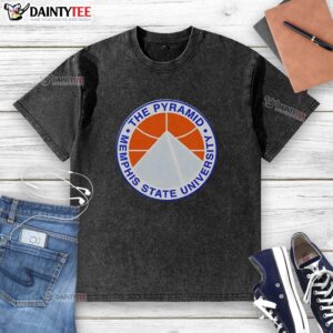 Top the Pyramid Memphis State University washed t-shirt, featuring a vintage design and soft fabric, ideal for fans.