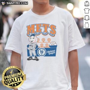 Alt Text: Good Mitchell & Ness Cream New York Mets Step Back Up T-Shirt featuring team logo and stylish design for fans.