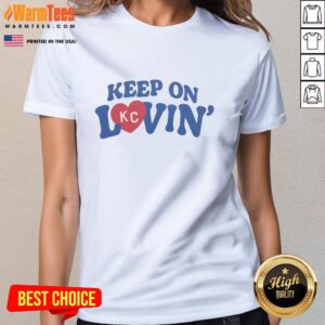 Vintage ladies tee featuring 'Keep On Kc Lovin' design, perfect for casual style and retro fashion enthusiasts.