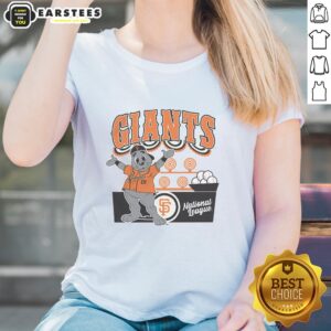 Alt Text: Awesome Mitchell & Ness cream San Francisco Giants step back up ladies tee featuring stylish design and team logo.